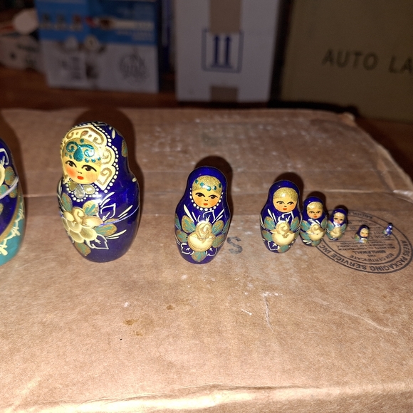 Russian nesting dolls all original an authentic - Picture 4 of 4